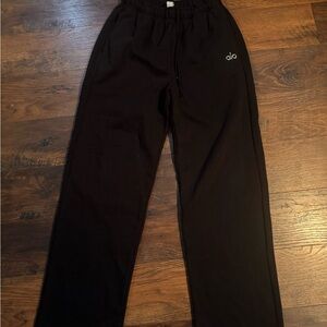 ALO Black Straight Leg Sweatpants